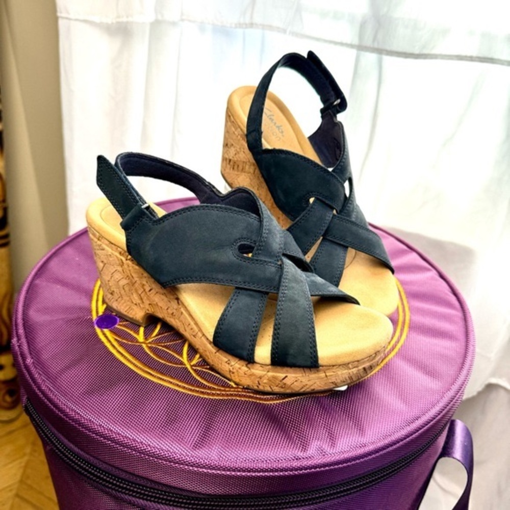 CLARKS Giselle Beach Wedge Sandal, Navy Nubuck, Size 8, Velcro Strap, cushioned